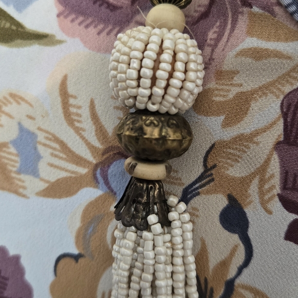 Elegant Cream Beaded Necklace - Picture 11 of 11